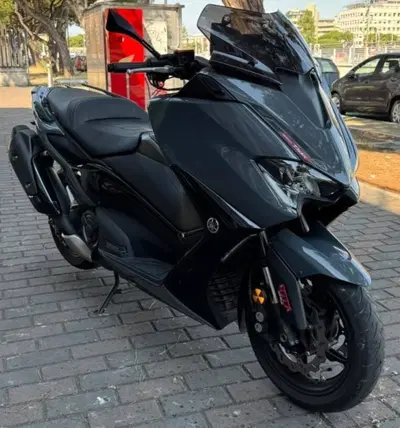 Yamaha T-Max 560 Tech Max (2021) usata
