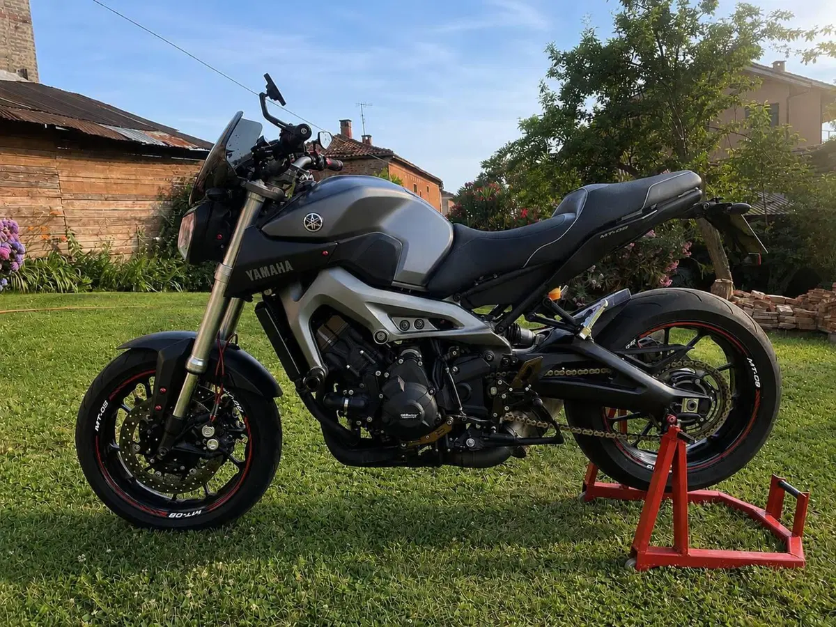 Yamaha MT-09 (2013 - 15) (2)