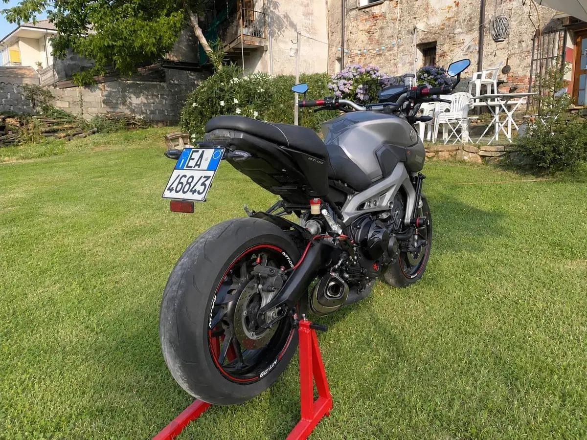 Yamaha MT-09 (2013 - 15) (4)