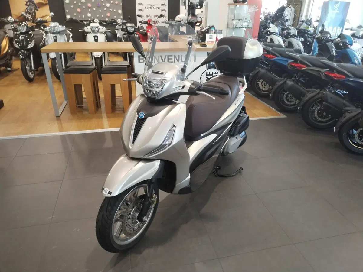Piaggio Beverly 400 ABS-ASR (2021 - 24) (2)