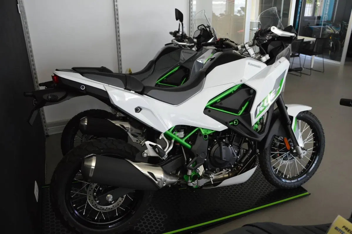 Kawasaki KLE 500 SE (2026) (4)
