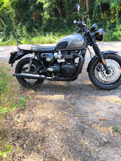 Triumph Bonneville T120 Black (2021 - 25) usata