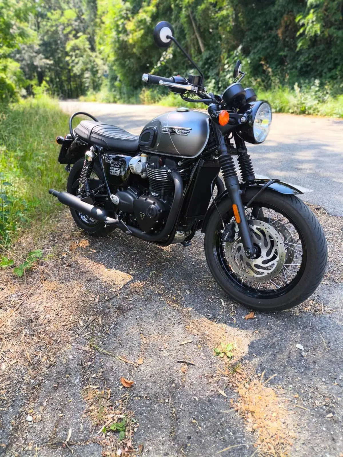 Triumph Bonneville T120 Black (2021 - 25) (3)