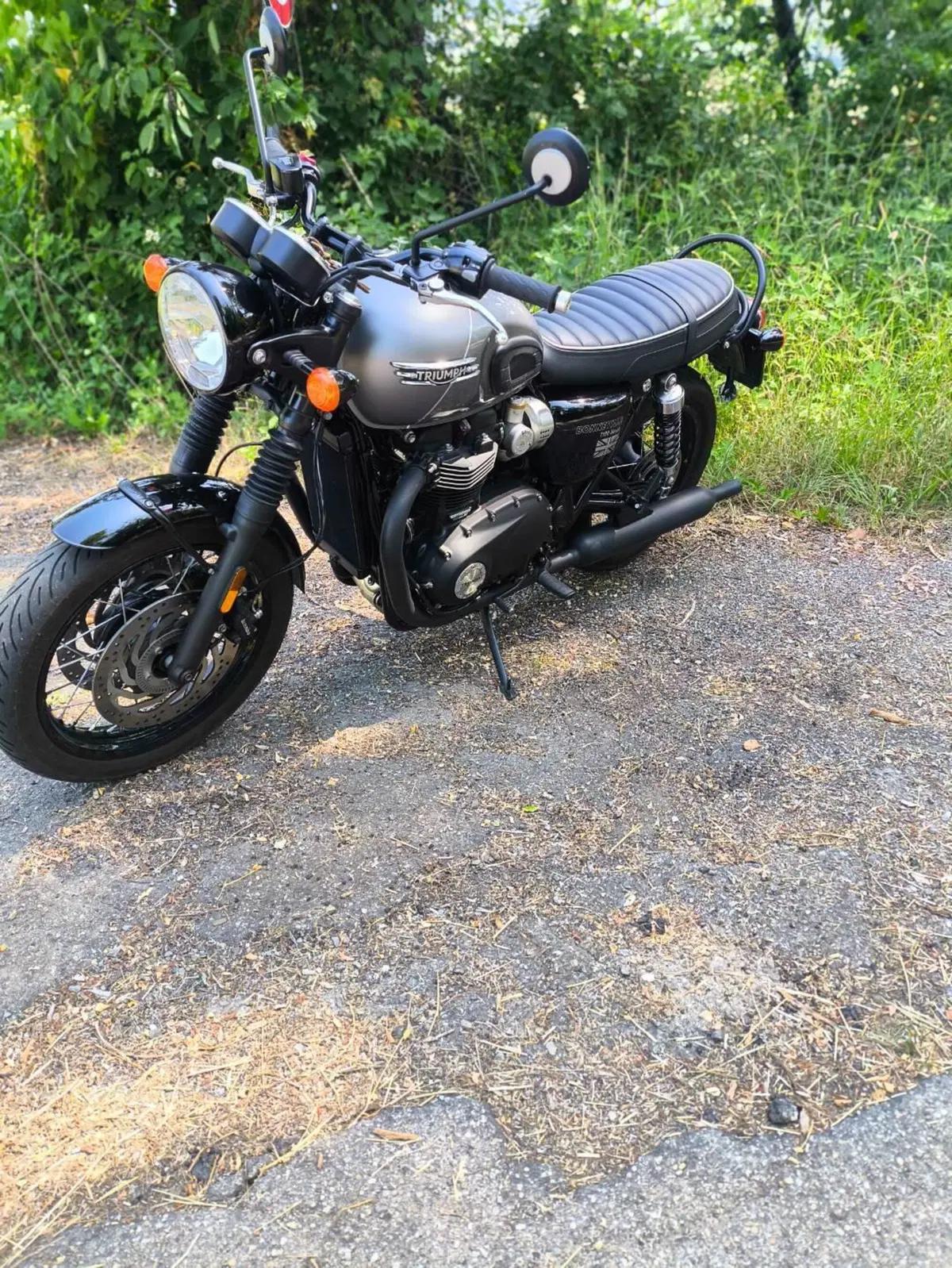 Triumph Bonneville T120 Black (2021 - 25) (4)