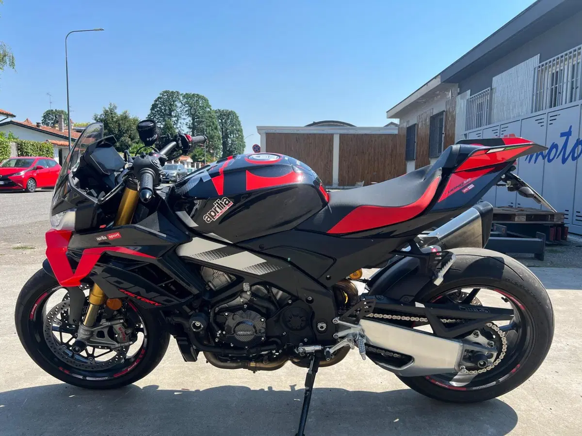 Aprilia Tuono V4 Factory (2025 - 26) (2)