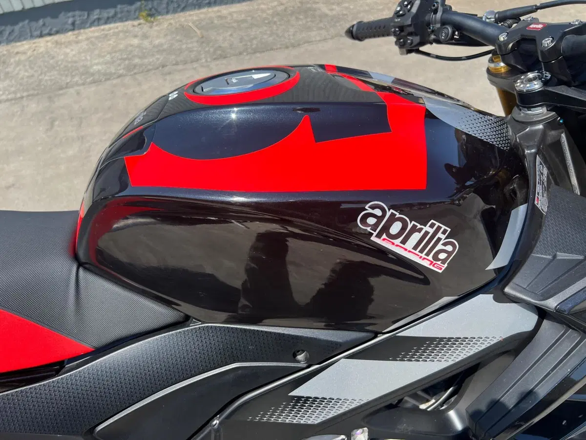 Aprilia Tuono V4 Factory (2025 - 26) (7)