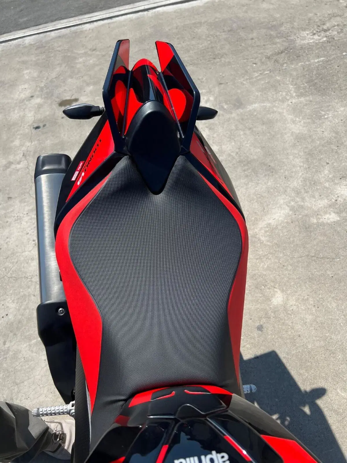 Aprilia Tuono V4 Factory (2025 - 26) (8)