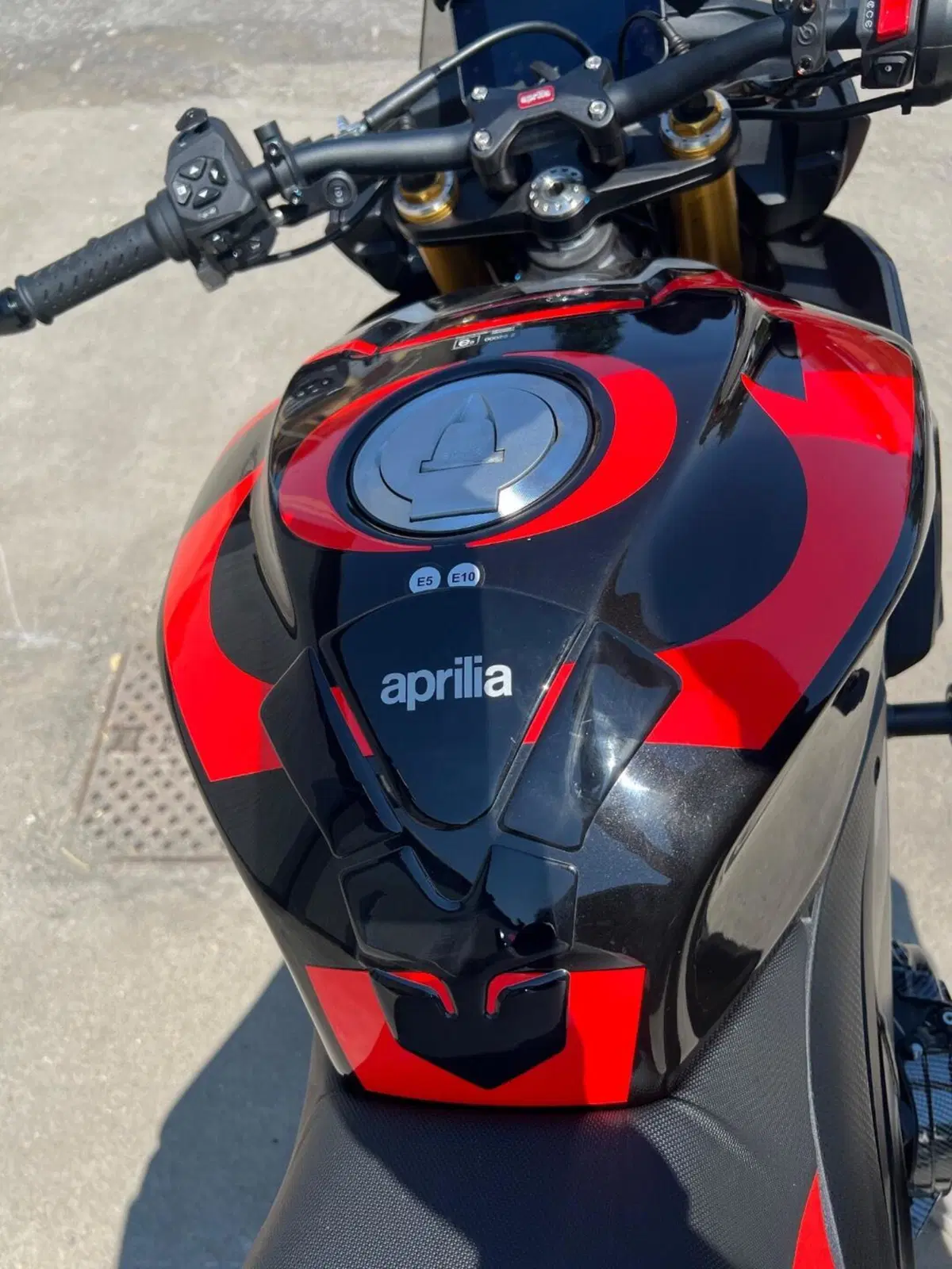 Aprilia Tuono V4 Factory (2025 - 26) (9)