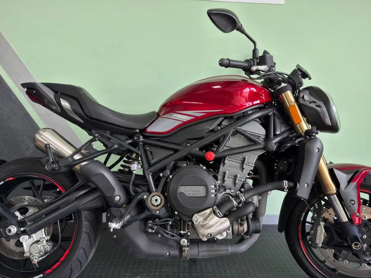 Benelli 752 S (2019 - 20) (9)