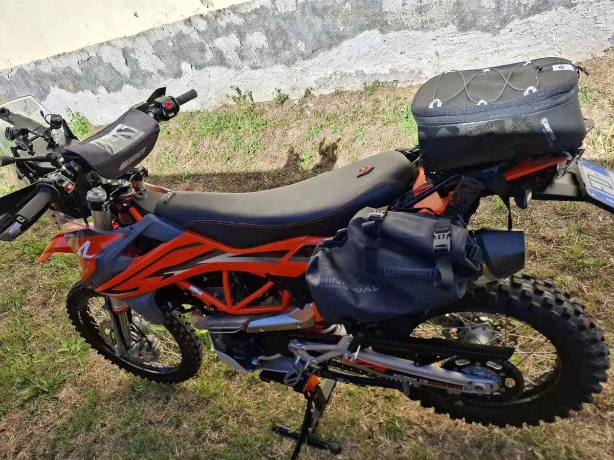 KTM 690 Enduro R (2022 - 25) (2)