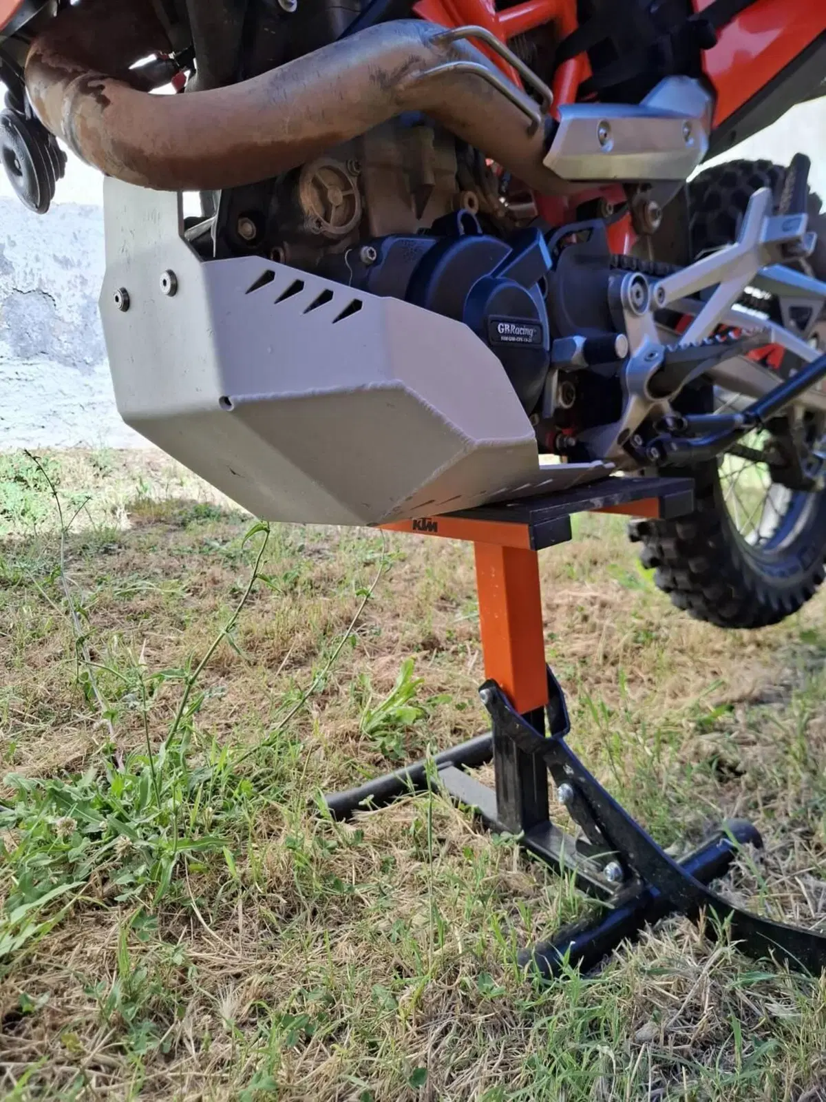 KTM 690 Enduro R (2022 - 25) (4)