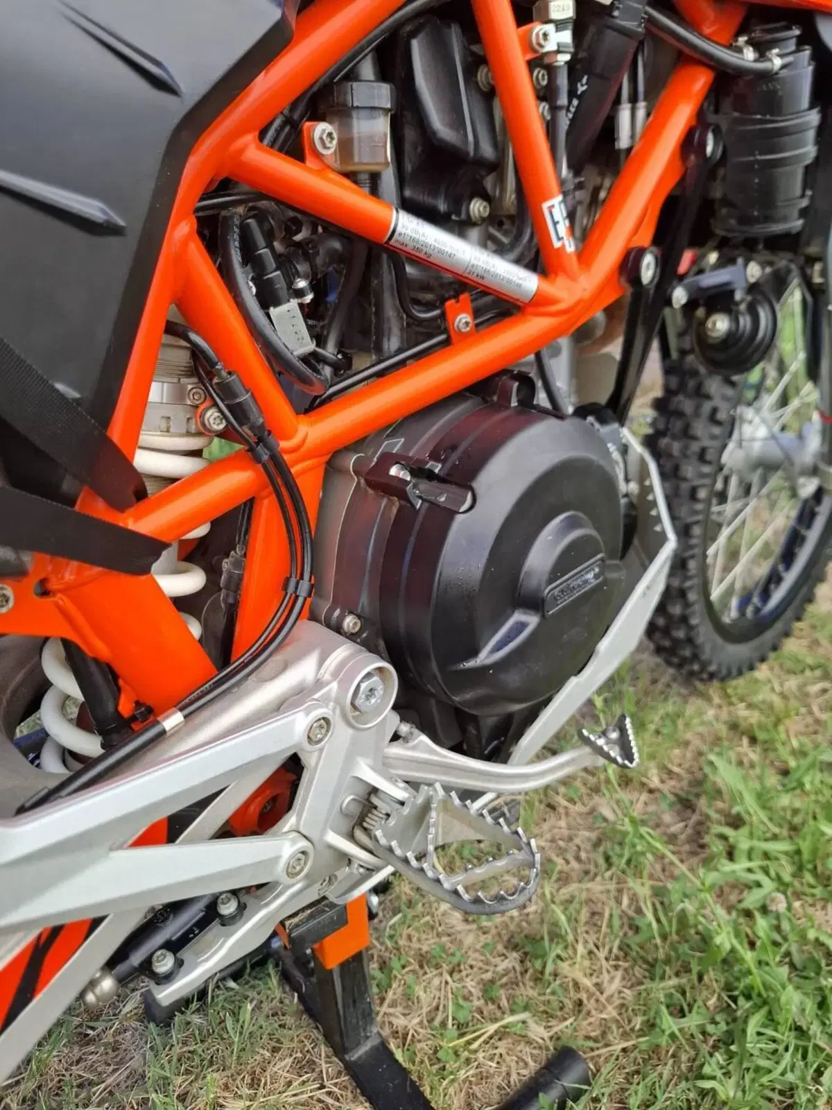 KTM 690 Enduro R (2022 - 25) (5)