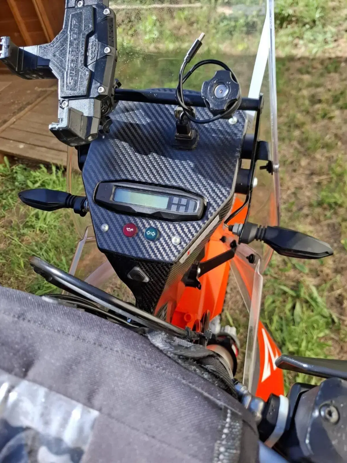 KTM 690 Enduro R (2022 - 25) (9)