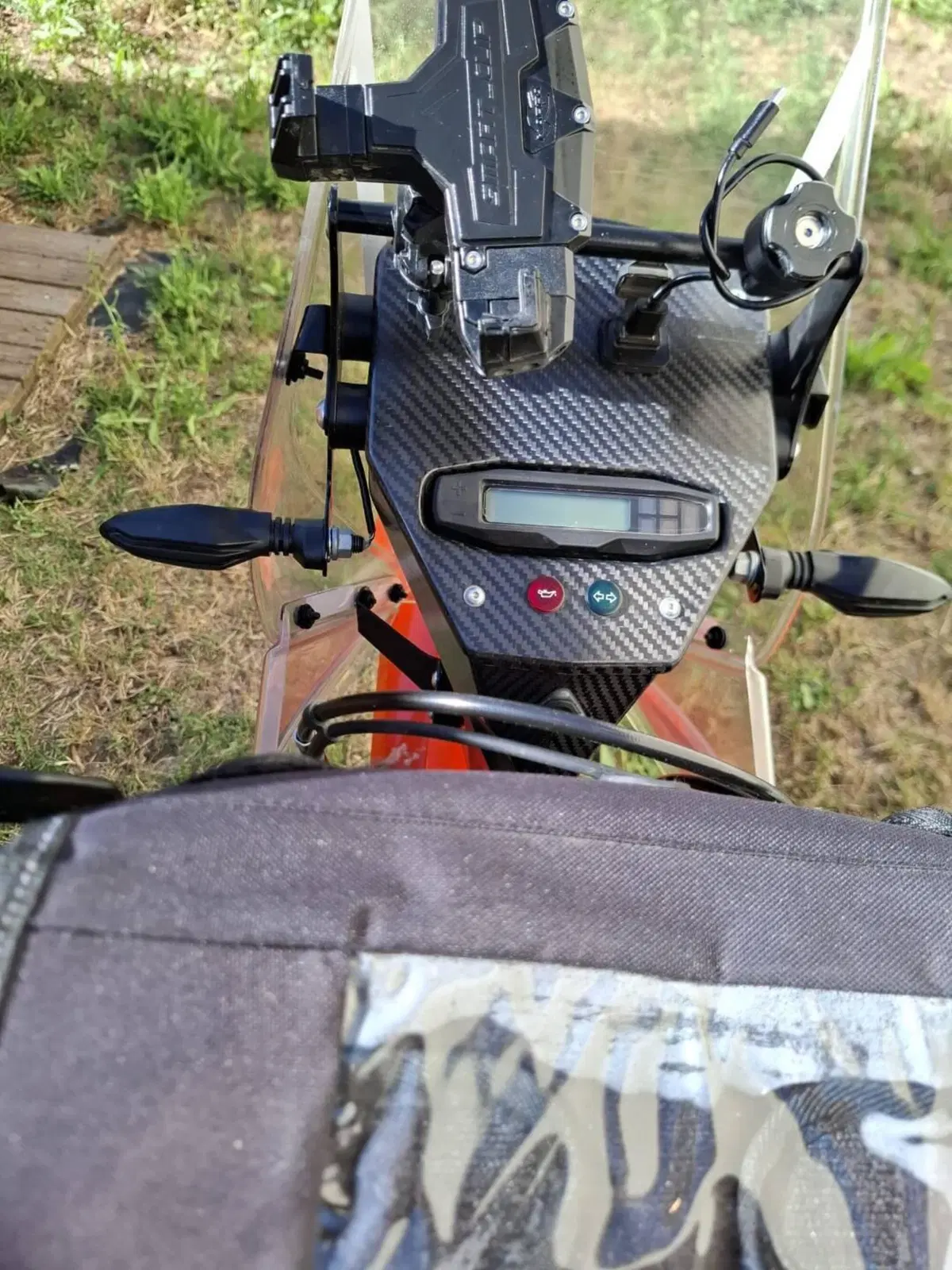 KTM 690 Enduro R (2022 - 25) (12)