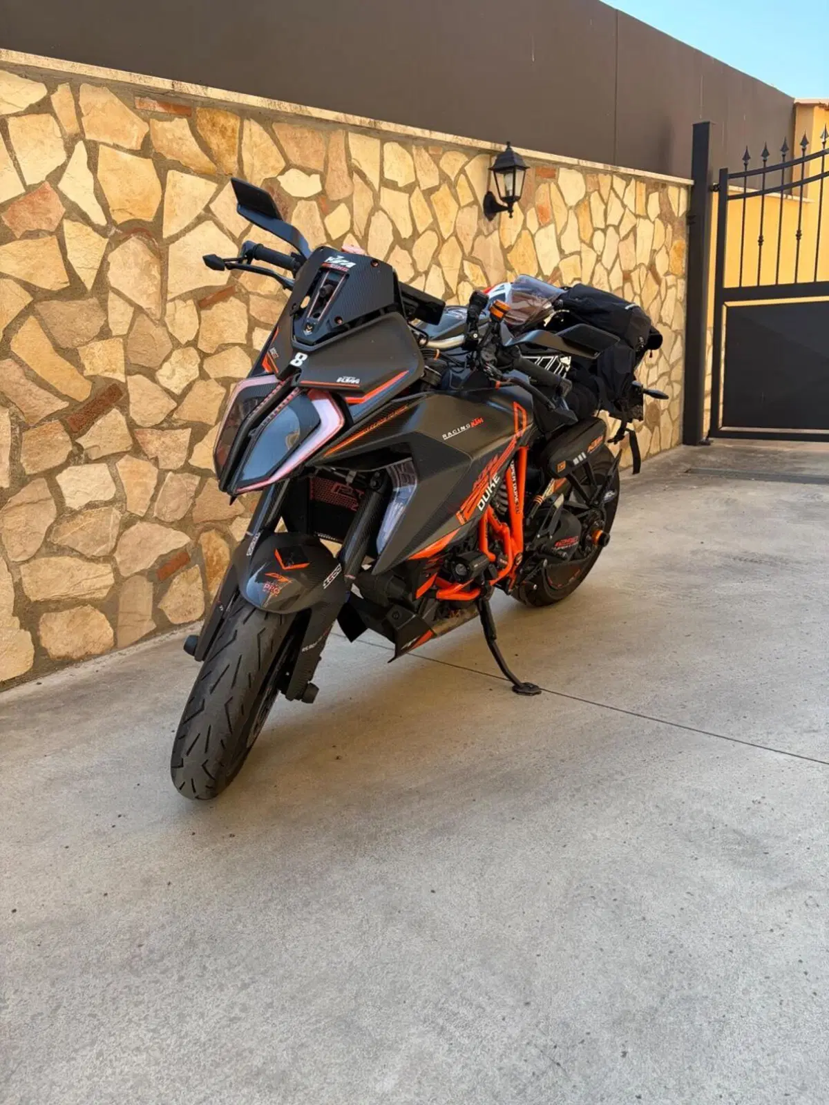 KTM 1290 Super Duke GT (2022 - 25) (4)