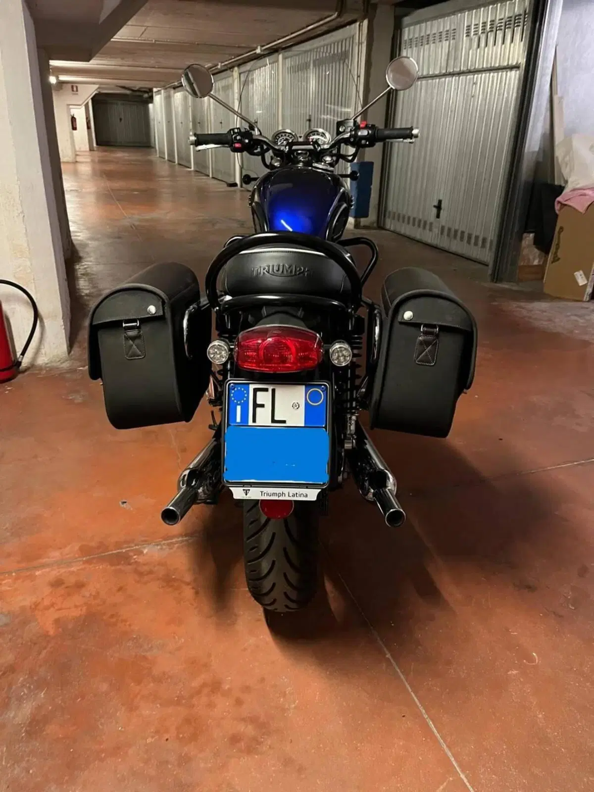 Triumph Bonneville T120 Stealth Edition (2024) (6)