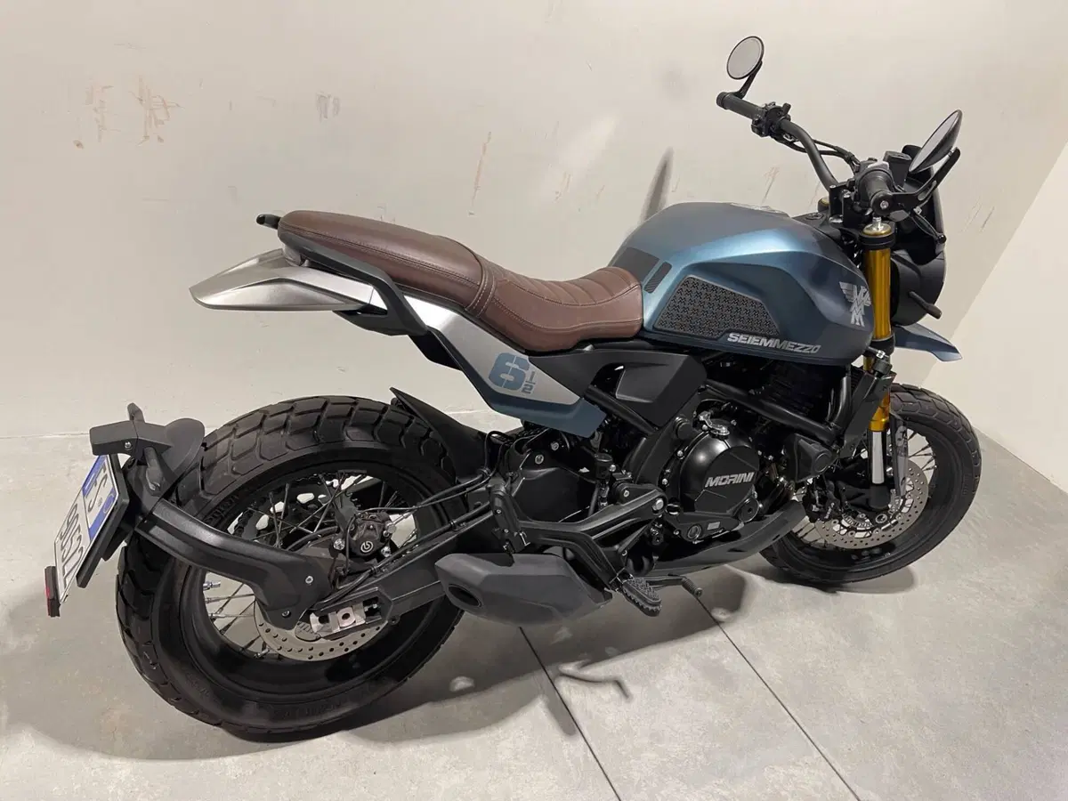 Moto Morini SEIEMMEZZO SCR (2022 - 26) (4)
