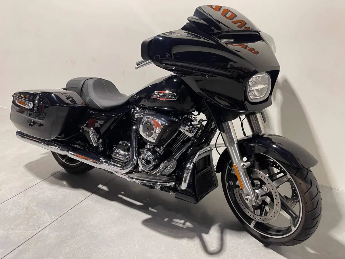 Harley-Davidson Street Glide (2024 - 26) (2)