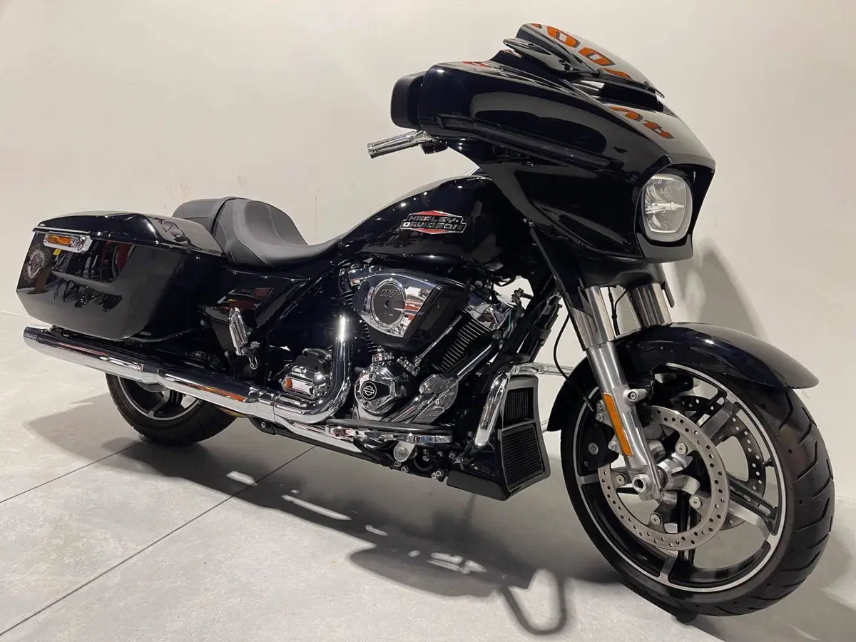 Harley-Davidson Street Glide (2024 - 26) (9)