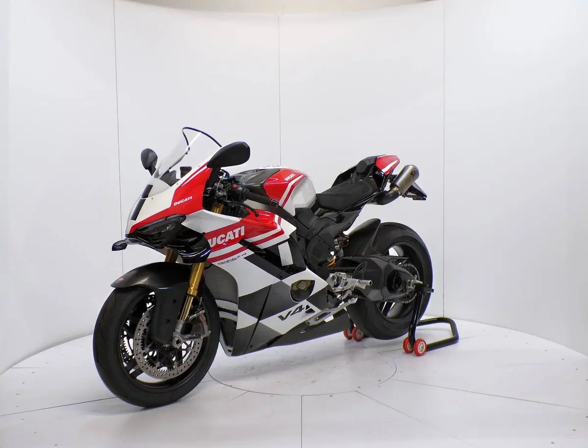 Ducati Panigale V4 Tricolore (2025 - 26) (3)