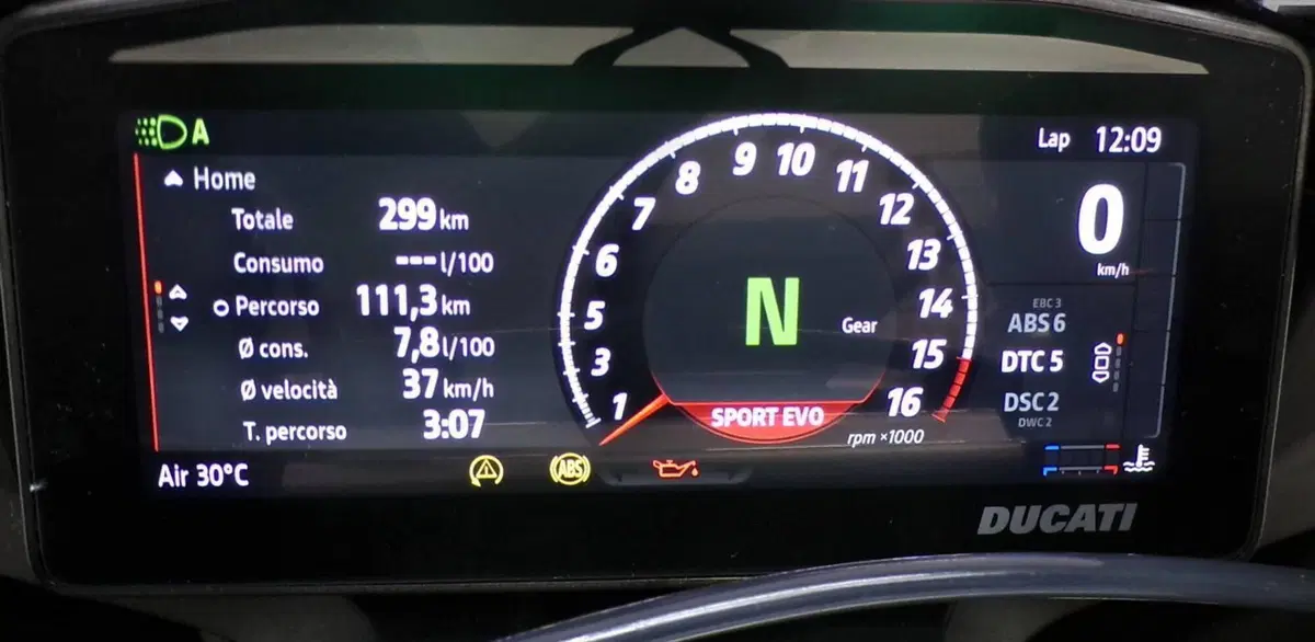 Ducati Panigale V4 Tricolore (2025 - 26) (11)