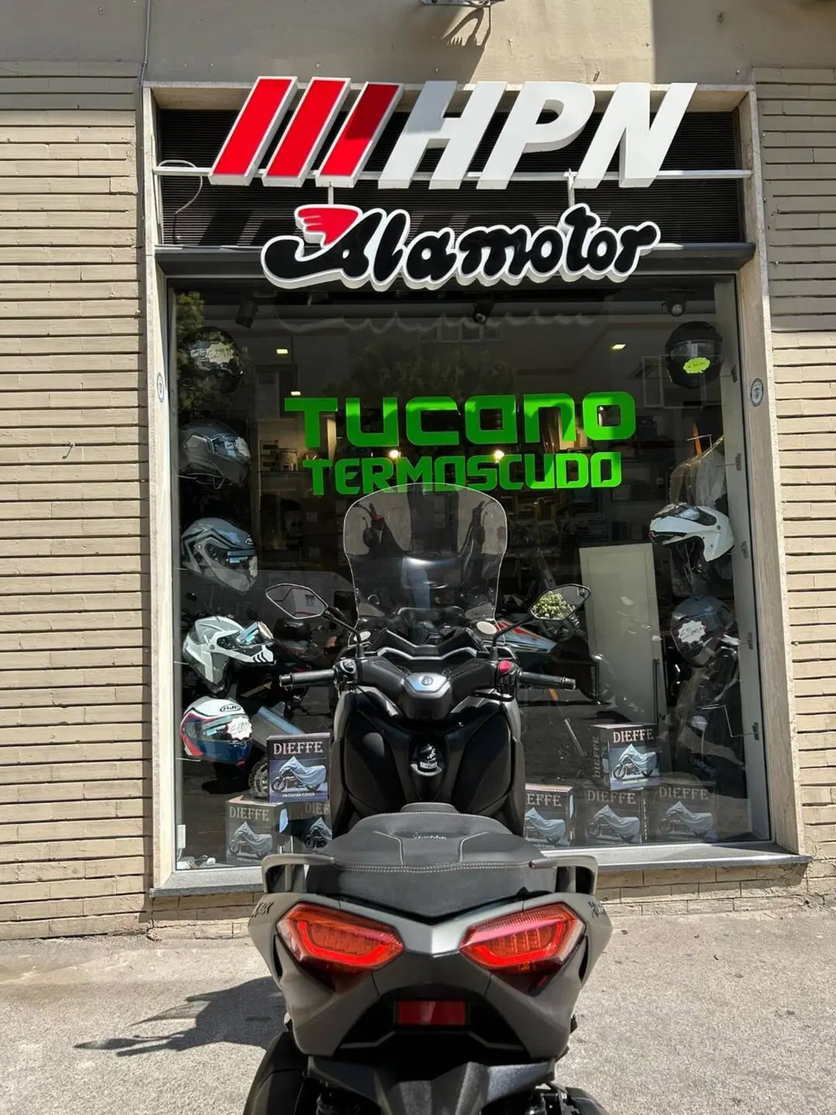Yamaha X-Max 300 Tech Max (2020) (5)
