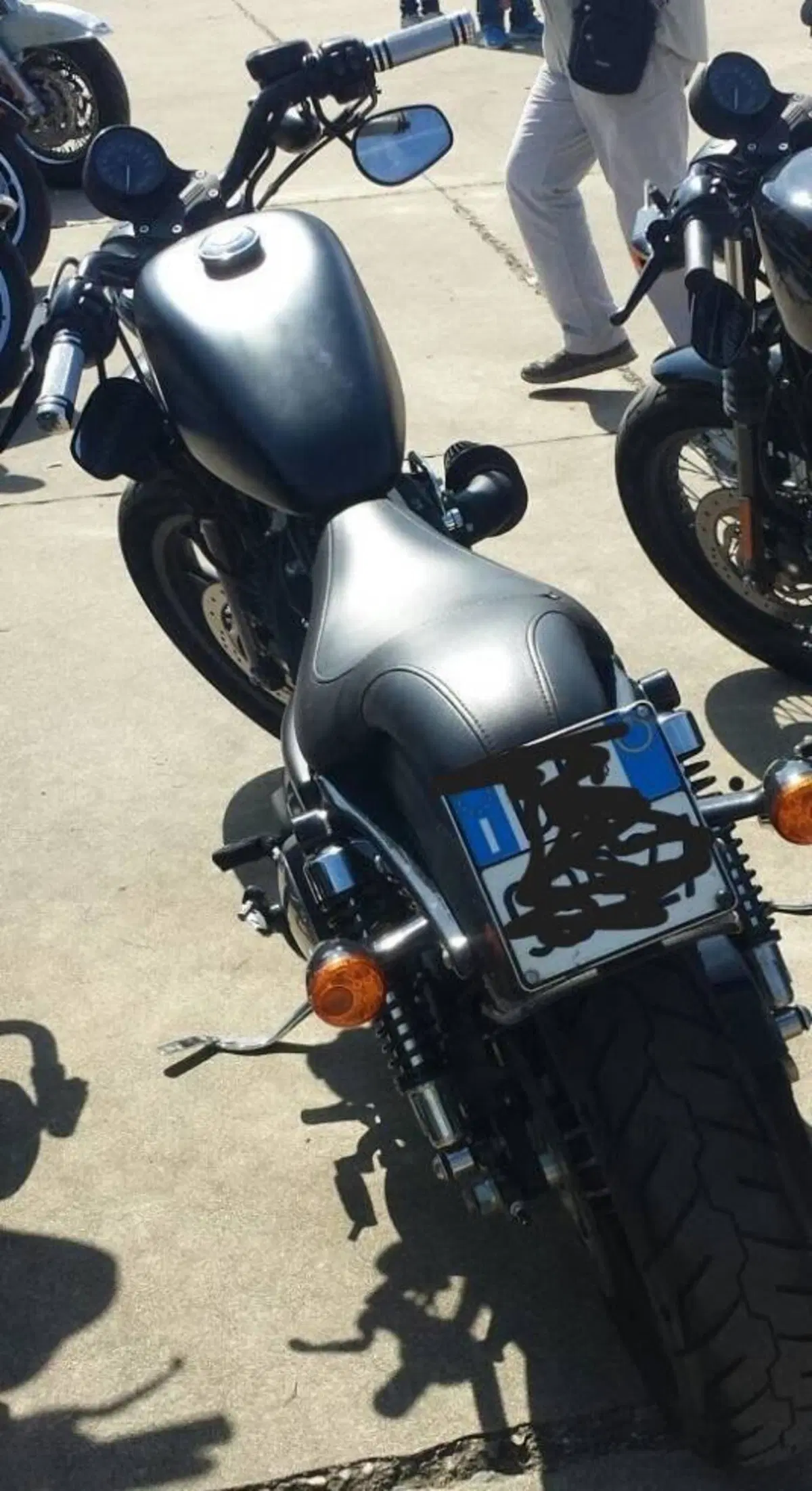 Harley-Davidson 883 Iron (2009 - 11) - XL 883N (8)