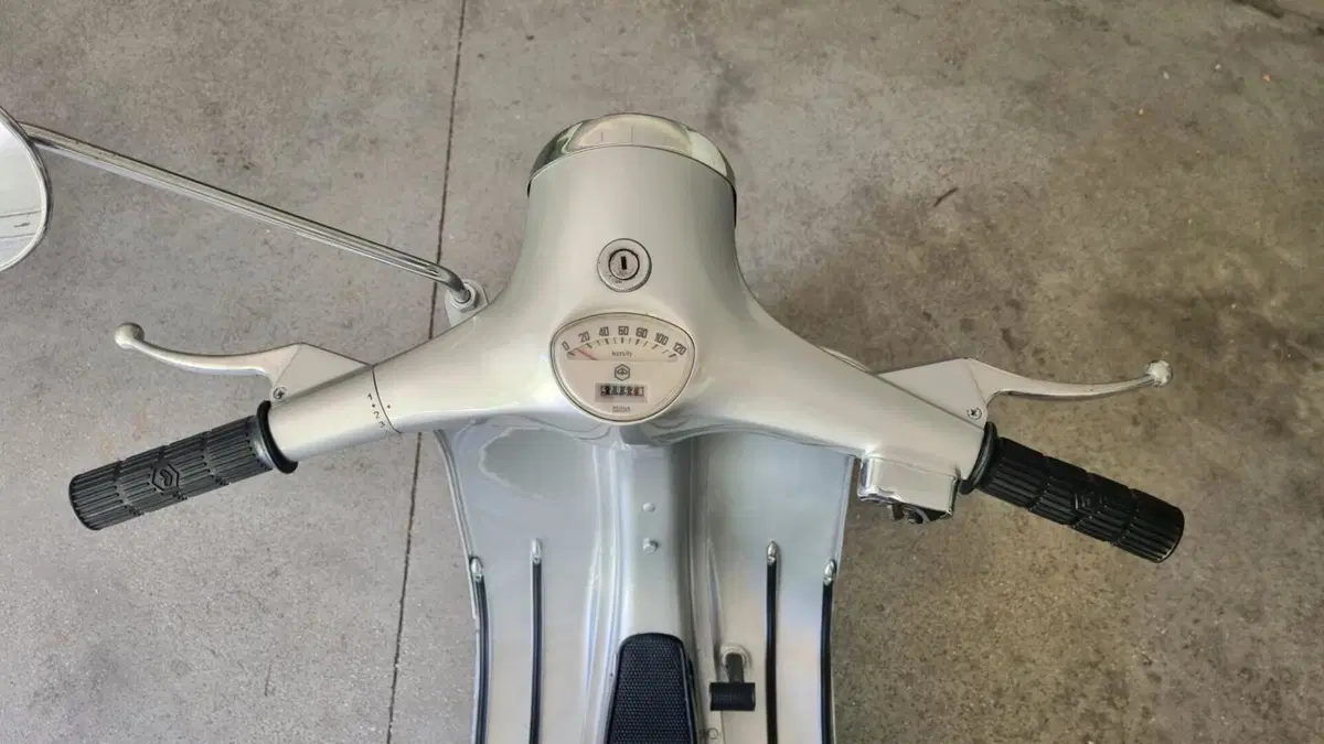 Piaggio Vespa 125 Primavera ET3 (2)