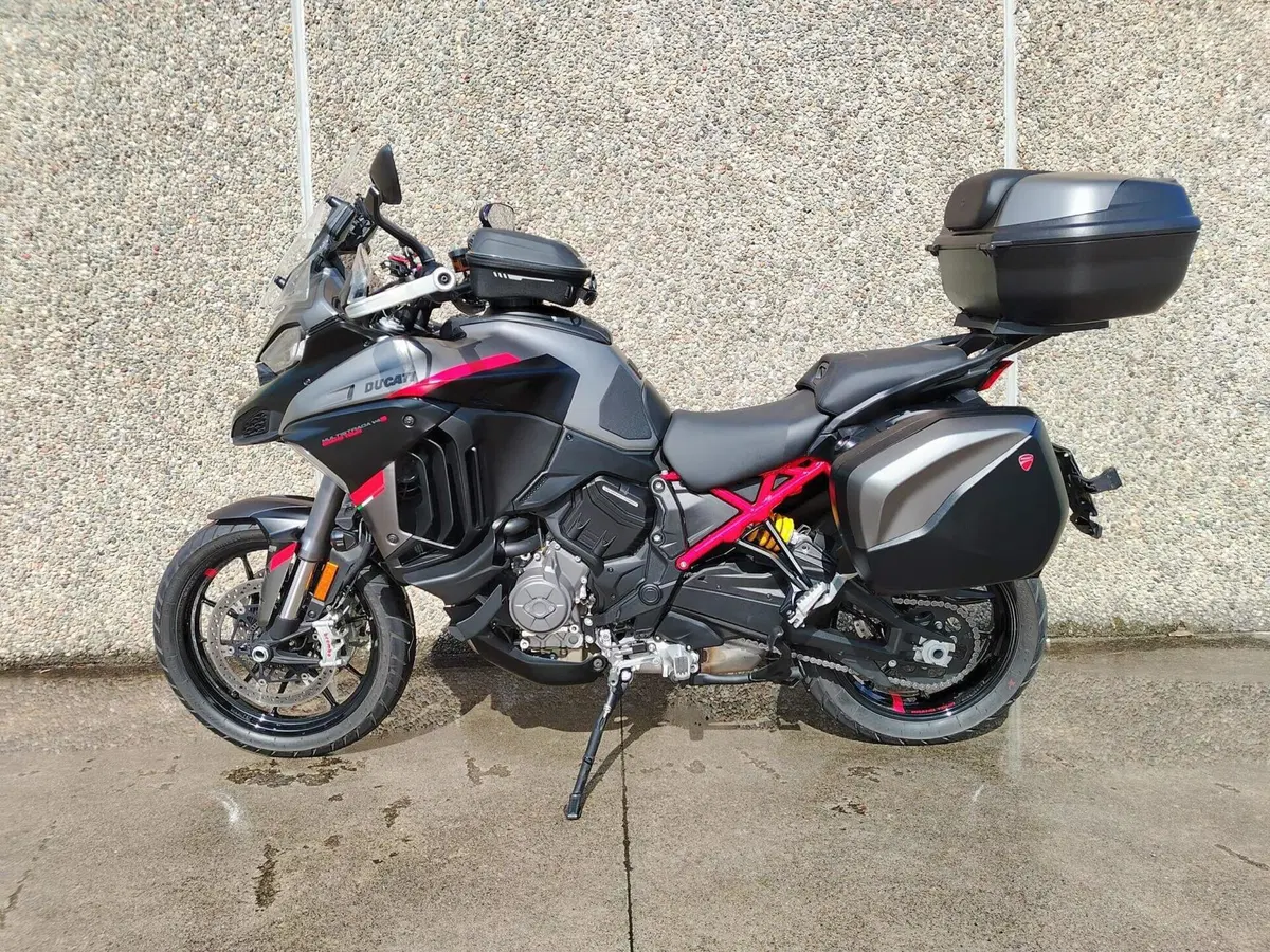 Ducati Multistrada V4 S Grand Tour (2024) (2)