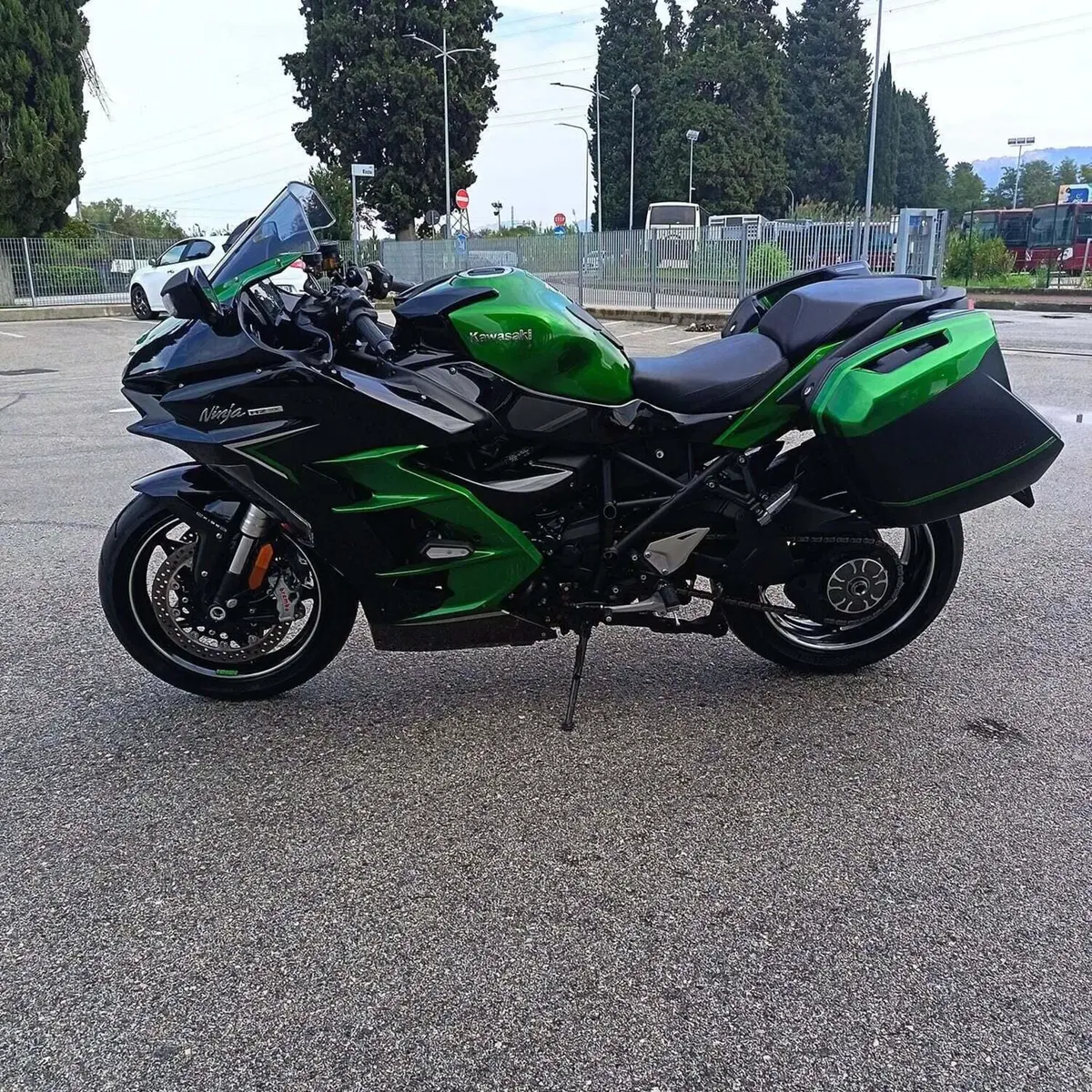 Kawasaki Ninja H2 SX SE Performance (2022) (7)