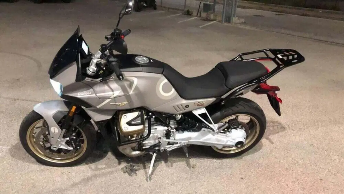 Moto Guzzi V100 Mandello Aviazione Navale (2023 - 24) (2)