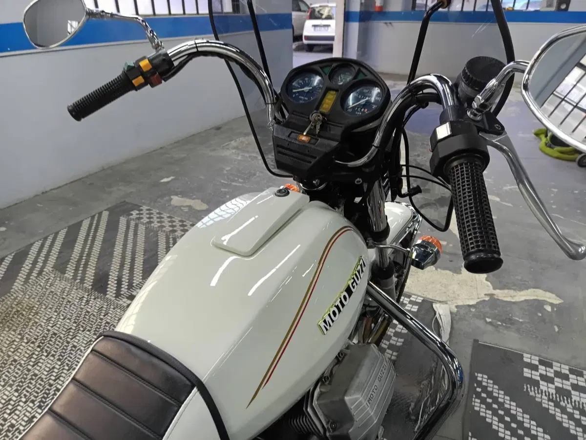 Moto Guzzi California (9)
