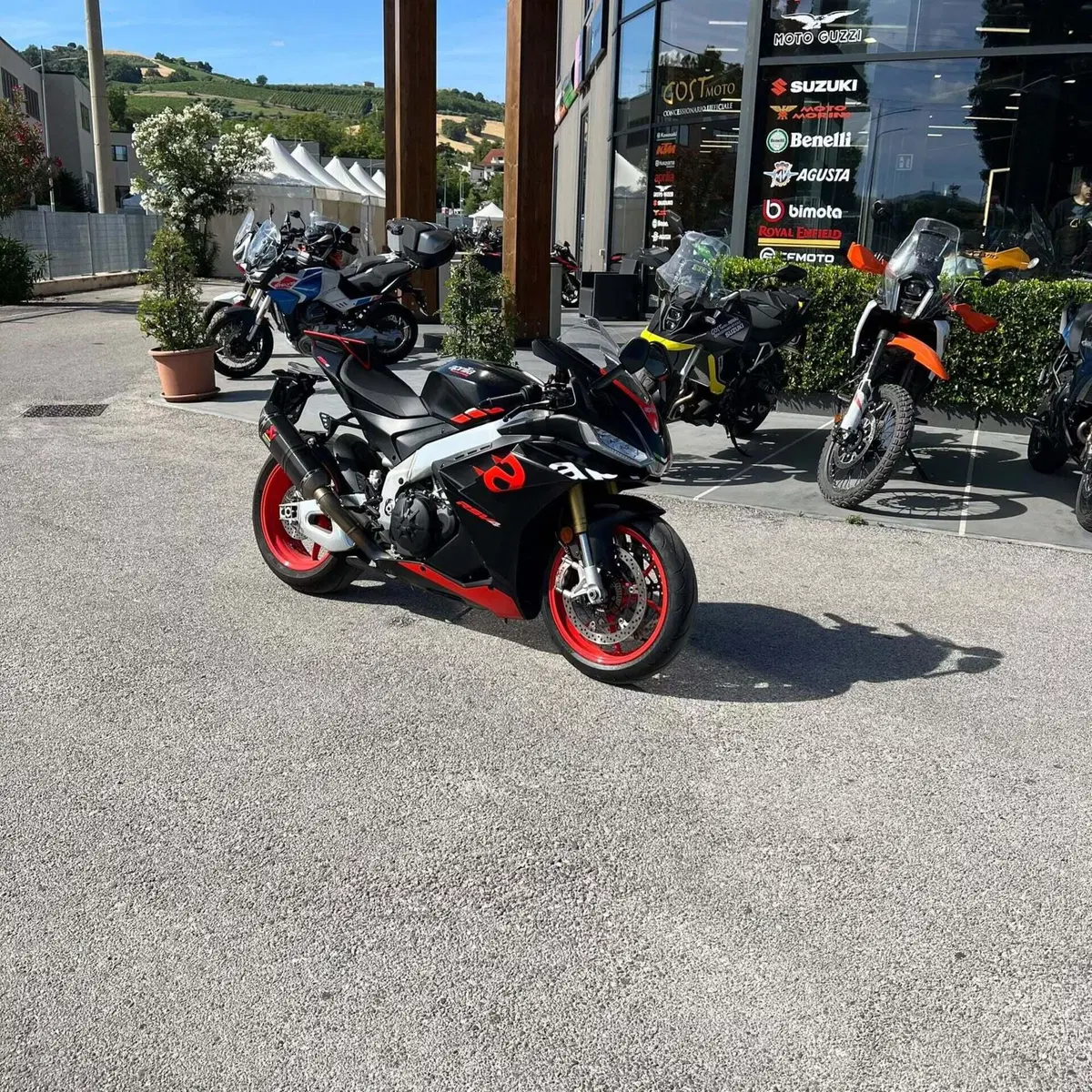 Aprilia RSV4 1100 (2021 - 24) (3)