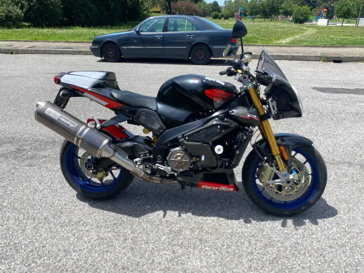 Aprilia Tuono 1000 R Factory (2004 - 05) (4)