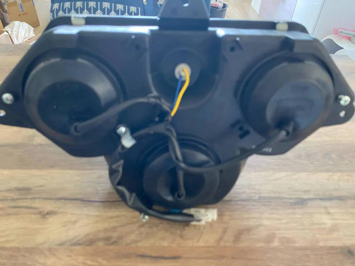 Aprilia Tuono 1000 R Factory (2004 - 05) (13)
