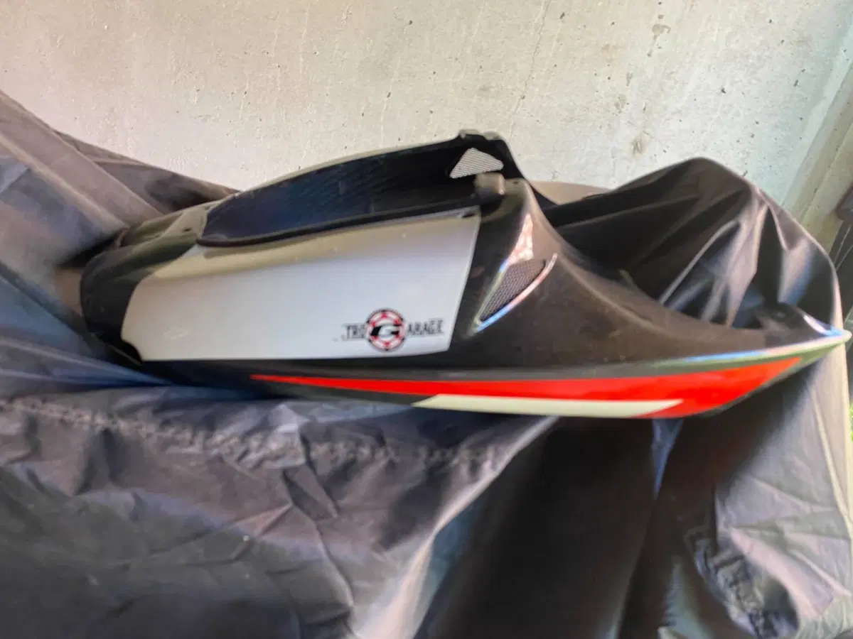 Aprilia Tuono 1000 R Factory (2004 - 05) (16)