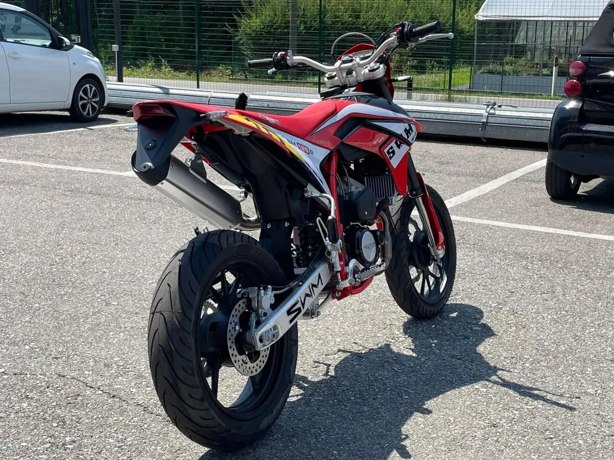 Swm SM 125 R Reborn (2026) (4)