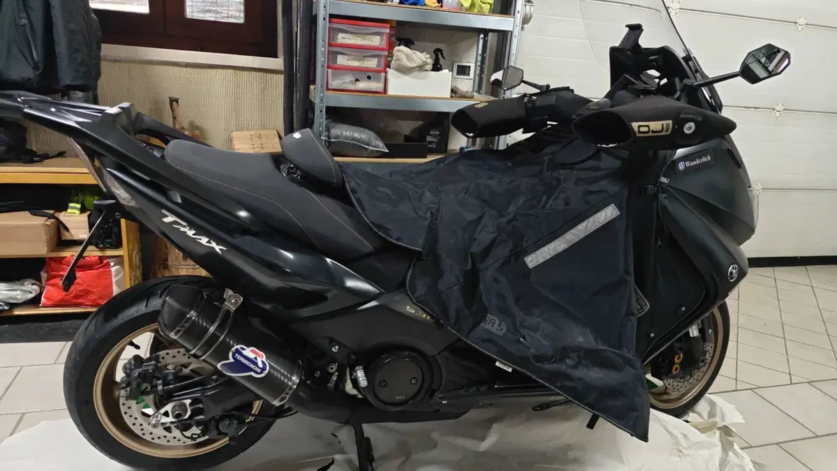 Yamaha T-Max 530 Iron Max ABS (2014 - 17) (6)