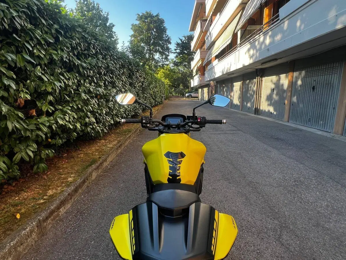 Honda CB 750 Hornet (2023 - 24) (2)