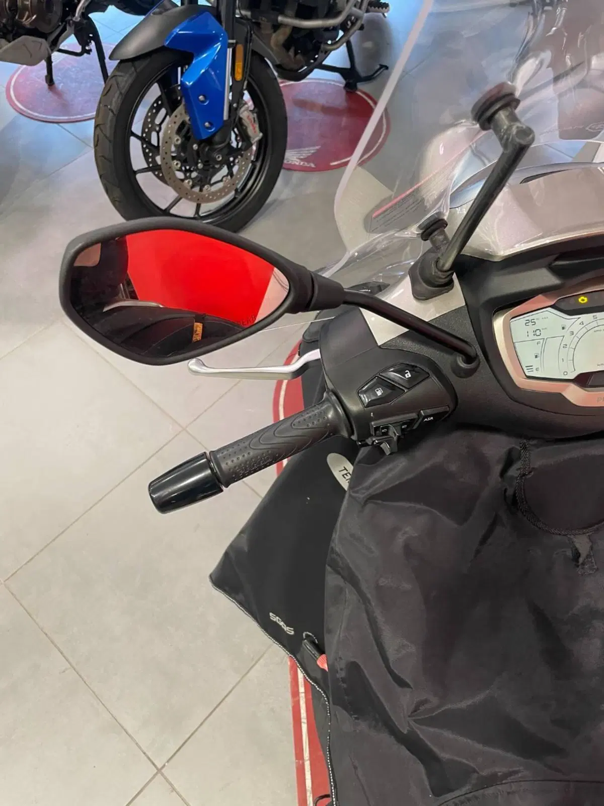 Piaggio Beverly 300 S ABS-ASR (2021 - 25) (12)