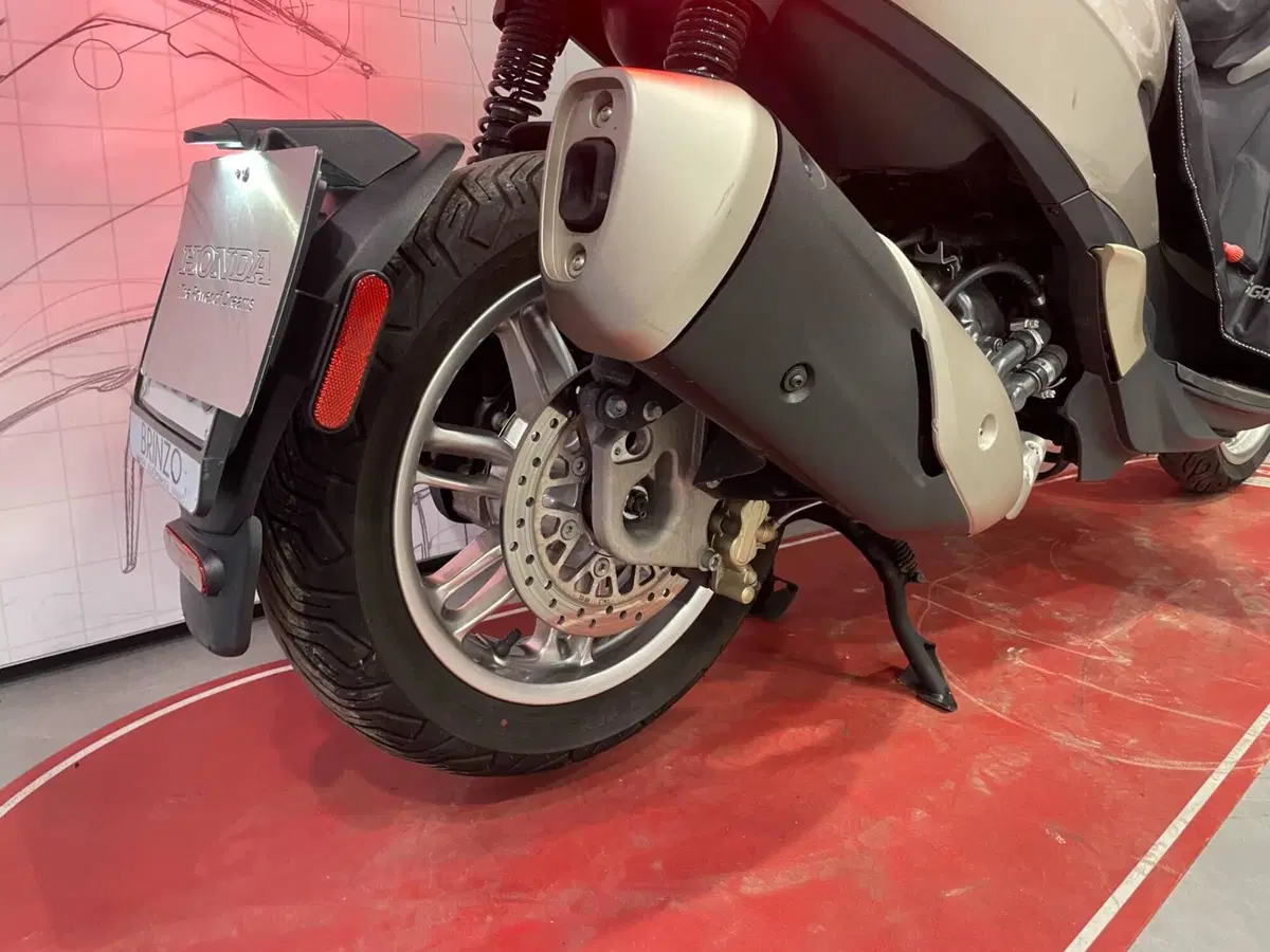 Piaggio Beverly 300 S ABS-ASR (2021 - 25) (10)