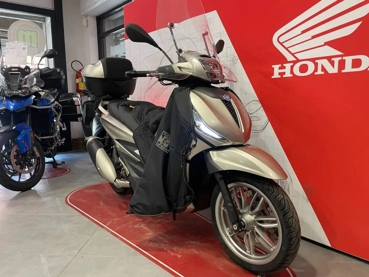 Piaggio Beverly 300 S ABS-ASR (2021 - 25) (6)
