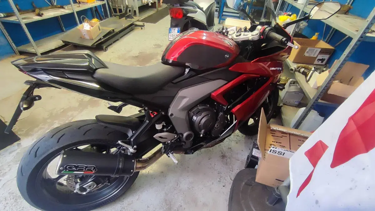 Triumph Daytona 660 (2024 - 26) (2)