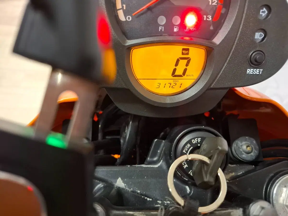 Kawasaki ER-6N (2006 - 09) (4)