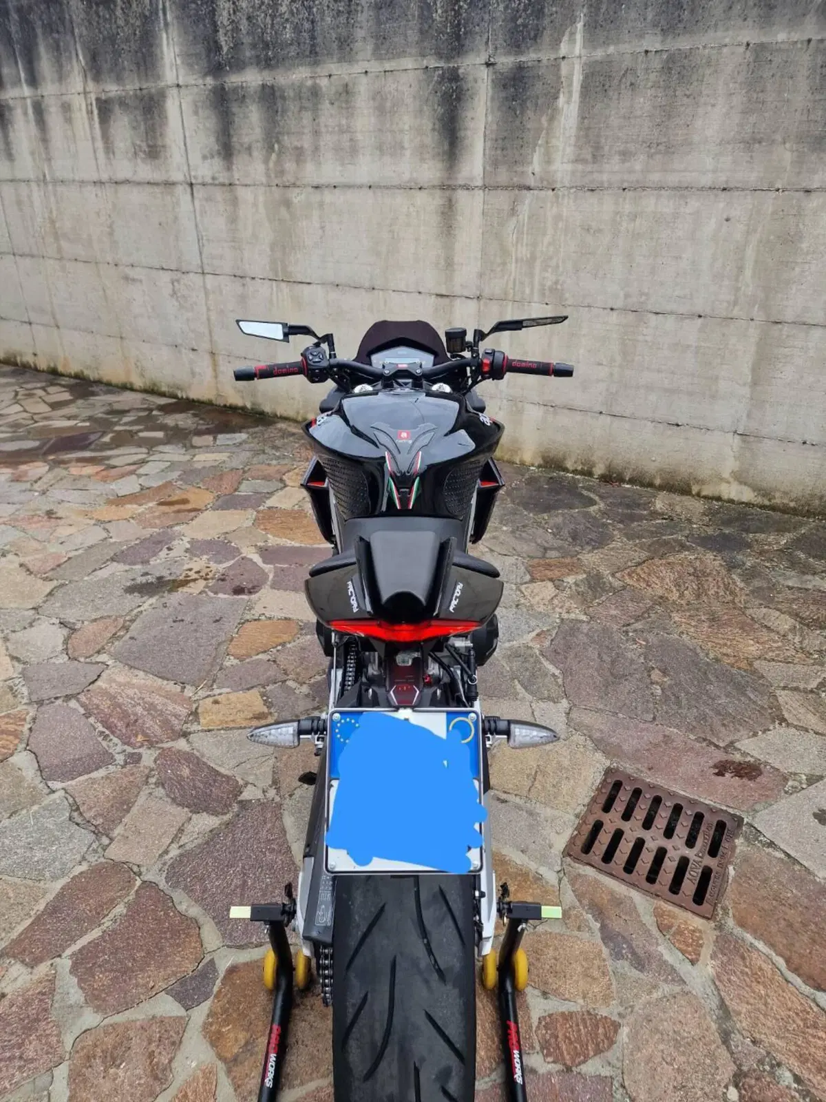 Aprilia Tuono 660 Factory (2022 - 24) (3)