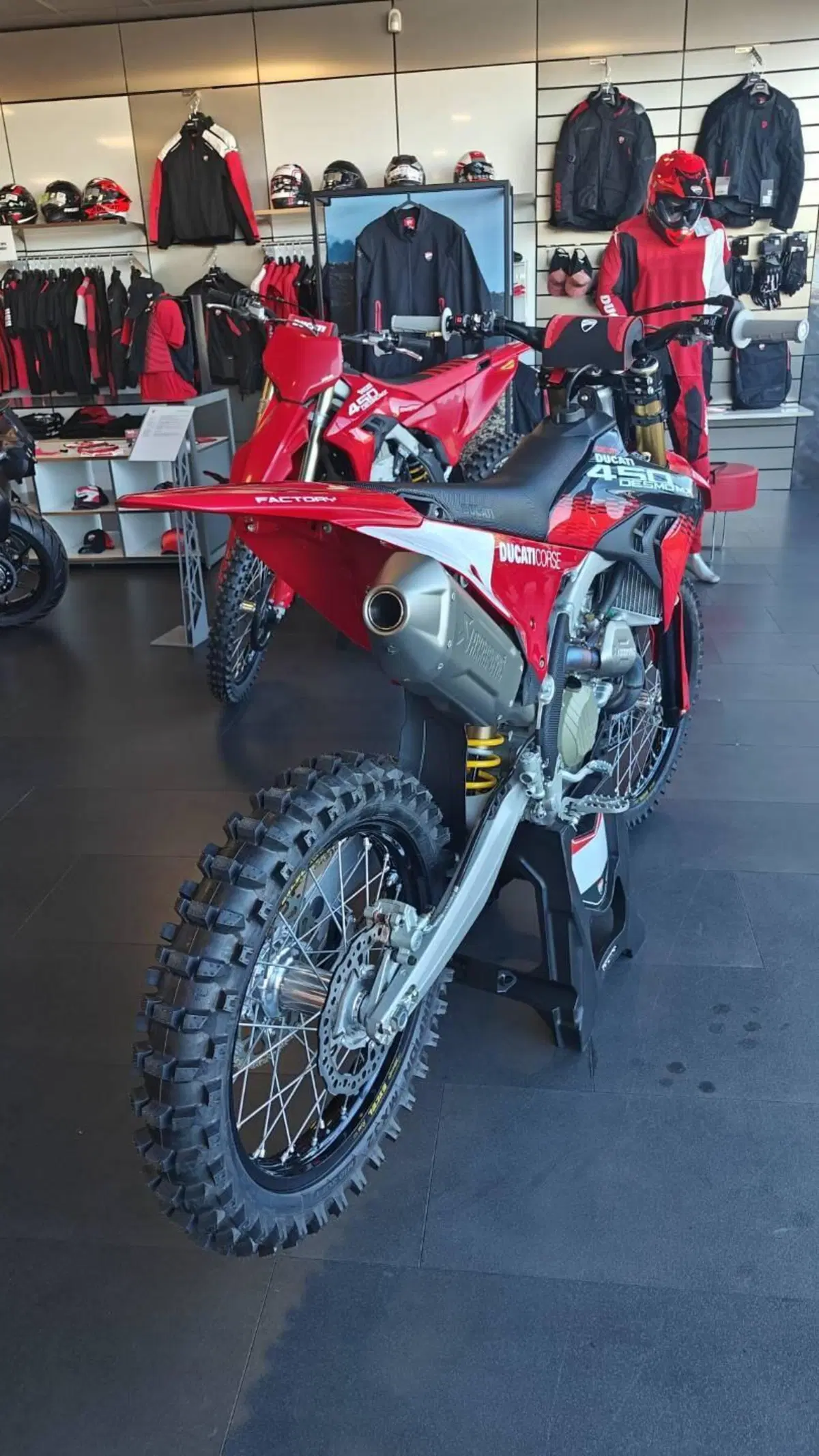 Ducati Desmo450 MX Factory (2026) (6)