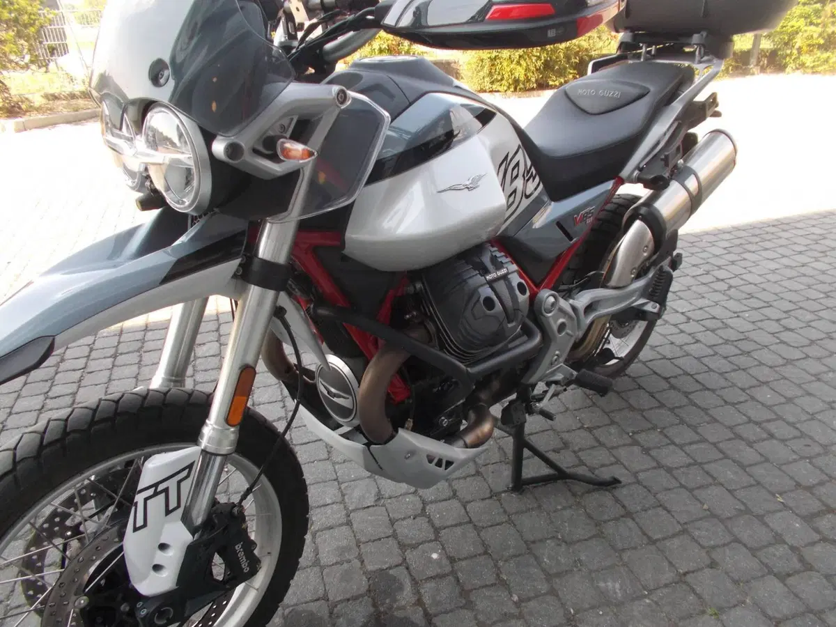 Moto Guzzi V85 TT (2024 - 26) (4)