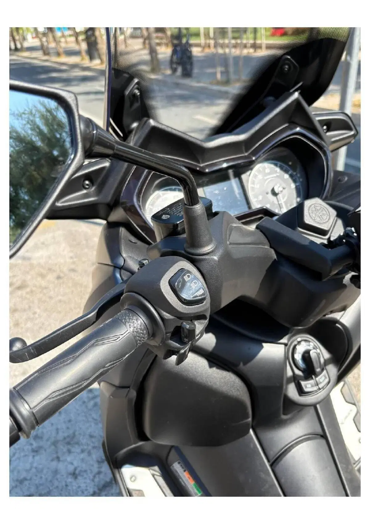 Yamaha X-Max 300 (2021 - 24) (2)