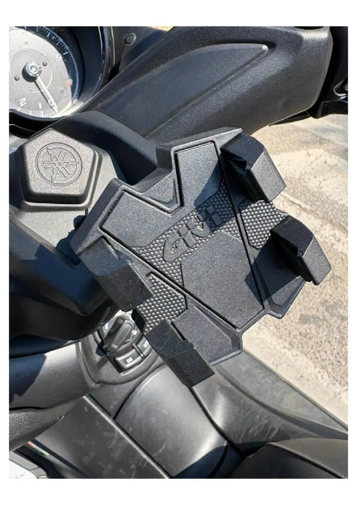 Yamaha X-Max 300 (2021 - 24) (3)