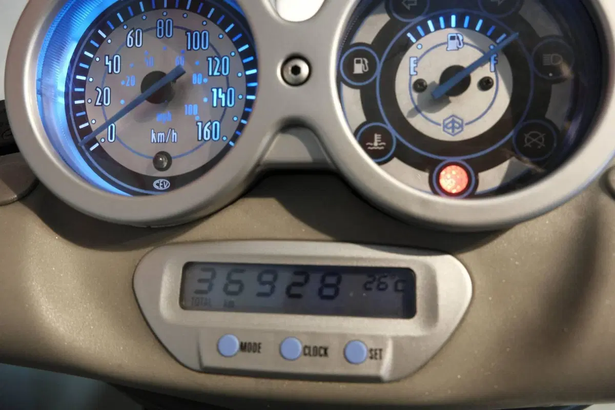 Piaggio Beverly 200 (2002 - 03) (7)